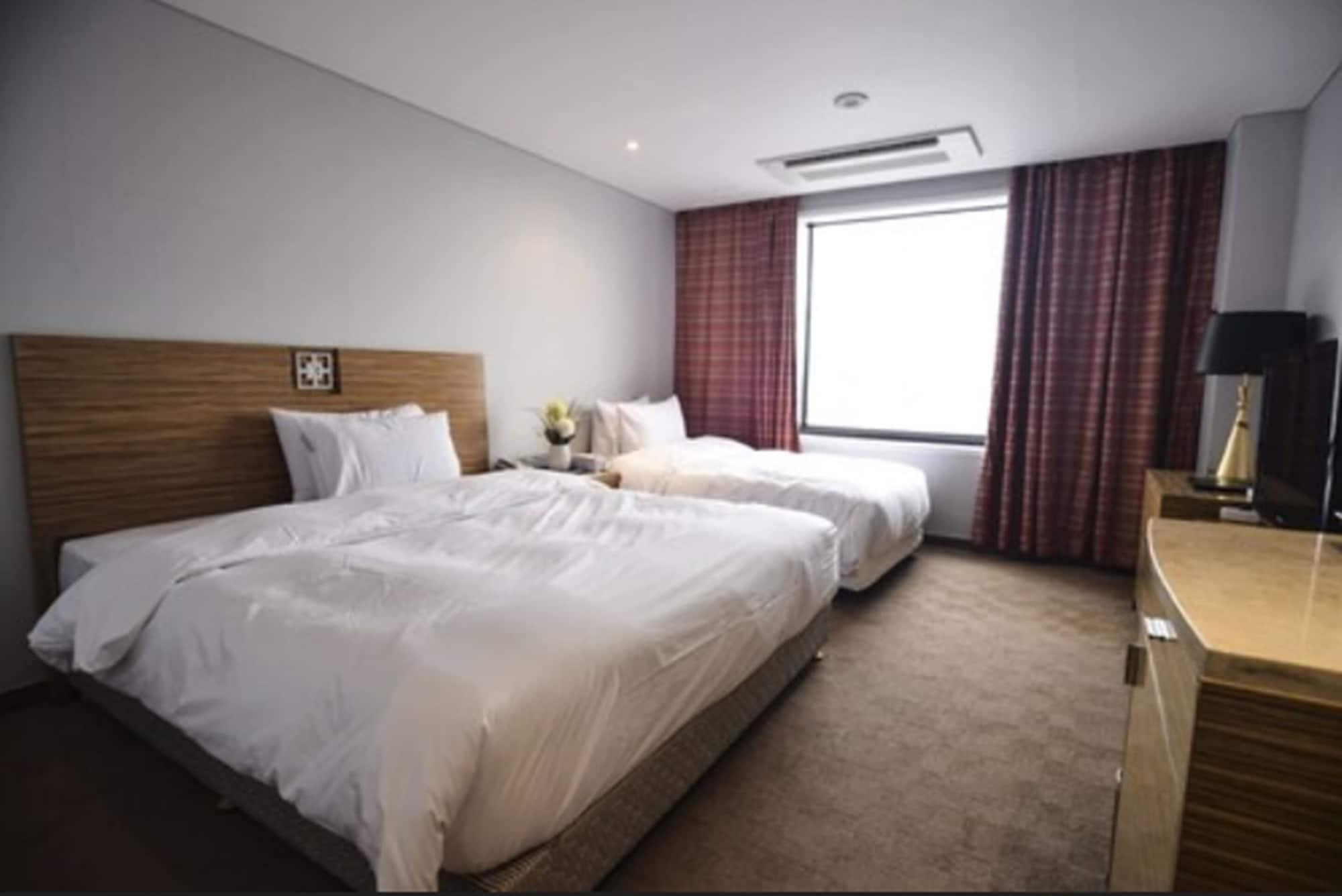 Philos Hotel Πόχανγκ Εξωτερικό φωτογραφία