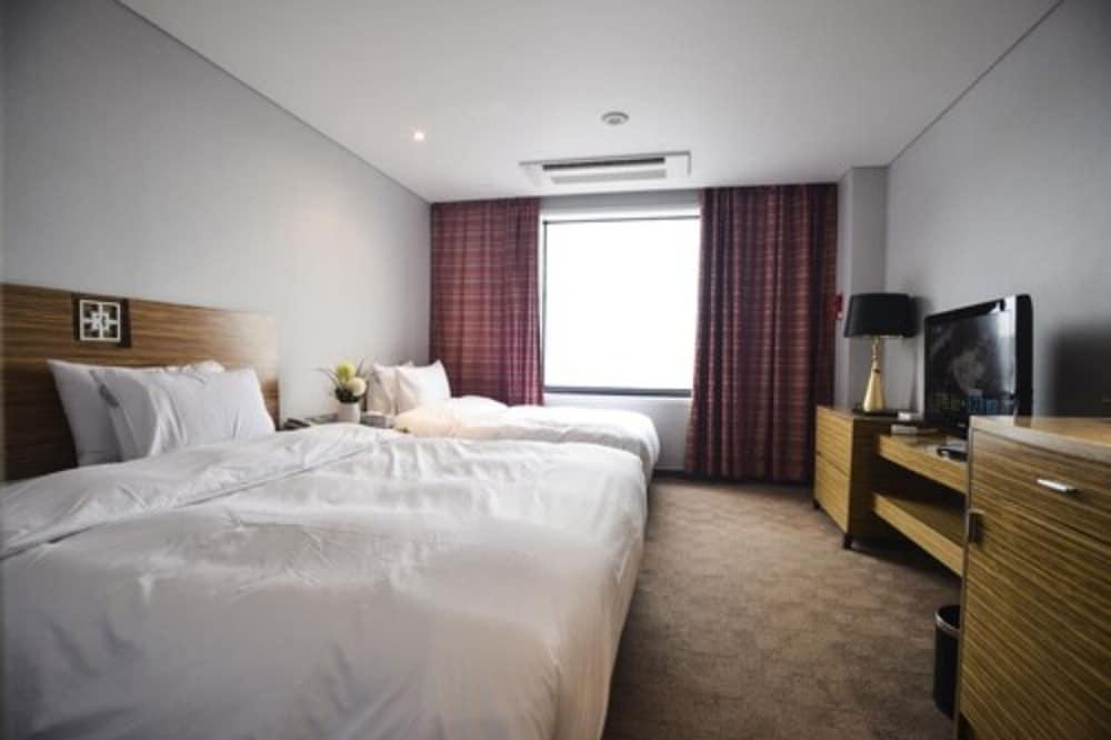 Philos Hotel Πόχανγκ Εξωτερικό φωτογραφία